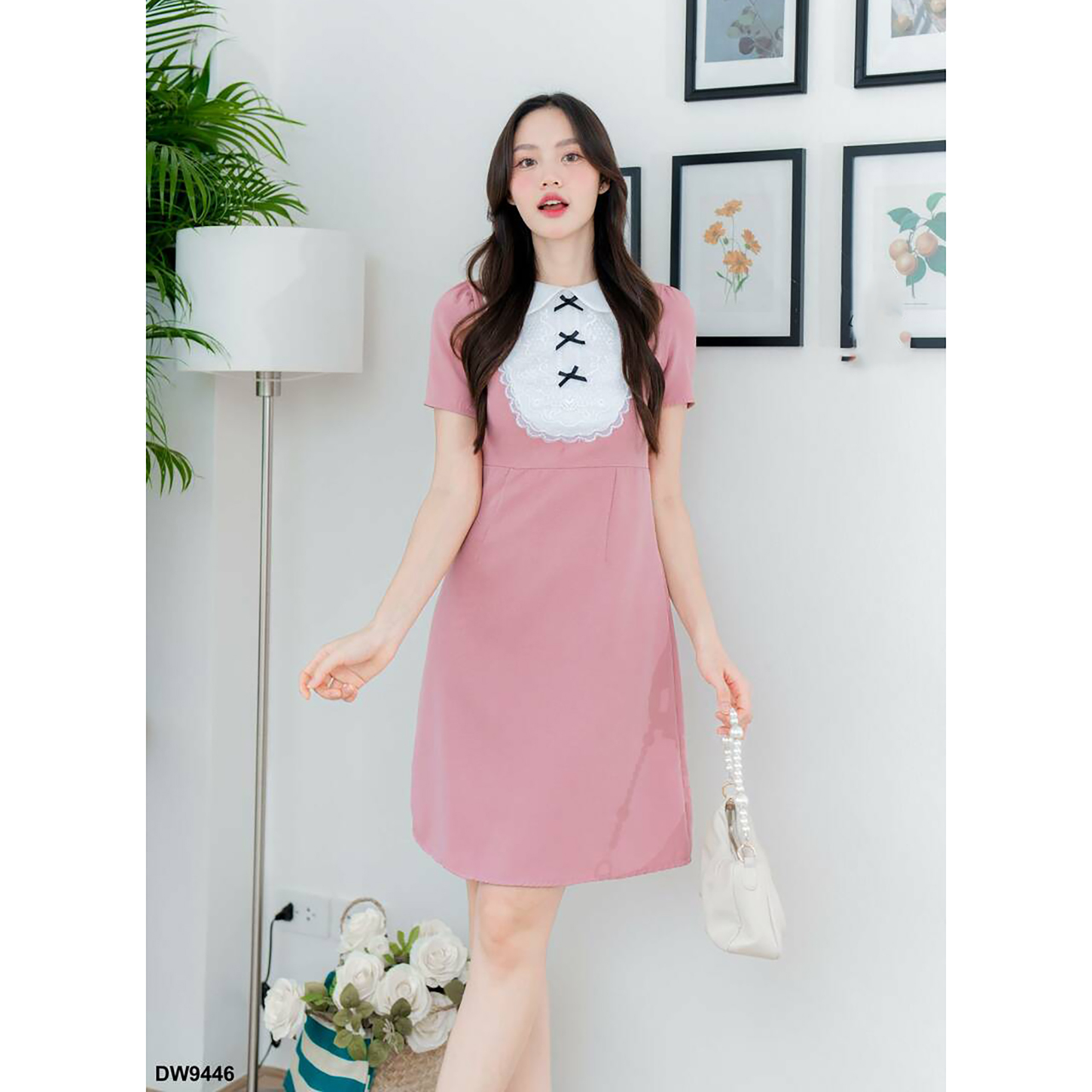 kudapy เดรสสั้นสีสีชมพู/สีฟ้า/สีน้ำตาล คอปกแต่งอกผ้าพื้นเดรสใส่ทำงาน สวยดูดี