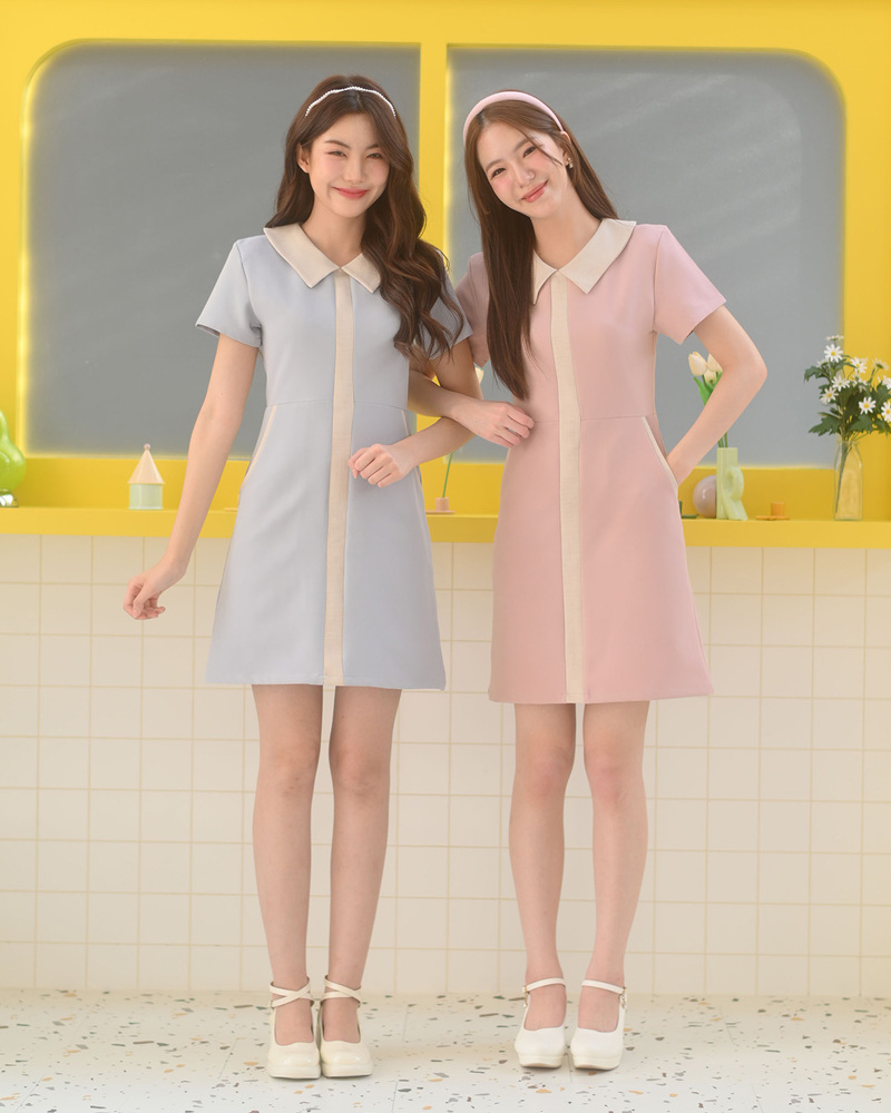 kudapy เดรสแขนสั้นทรงเอ ดีไซน์คอปก ตัดต่อเล่นสีทูโทนที่ปกและแถบสีกลางลำตัวมีกิมมิคลายผ้าเล็กๆ คู่สีทูโทนน่ารักละมุ