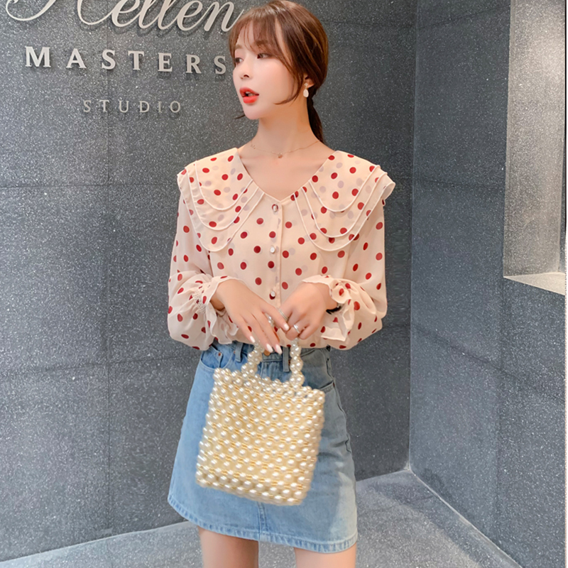 kudapy เสื้อสีครีมลายจุดสีแดง ผ้าชีฟองเนื้อดี แขนยาว ปลายแขนเสื้อจั๊ม คอเสื้อระบายซ้อนกัน 3 ชั้น M XL