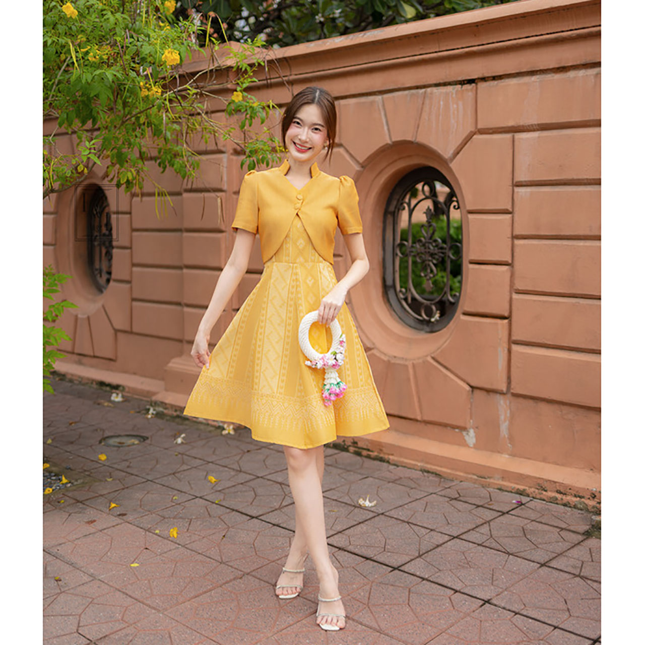 kudapy เดรสสั้นสีกรม/สีเหลือง เสื้อกั๊กคลุมกระดุม2เม็ดอัดกาว