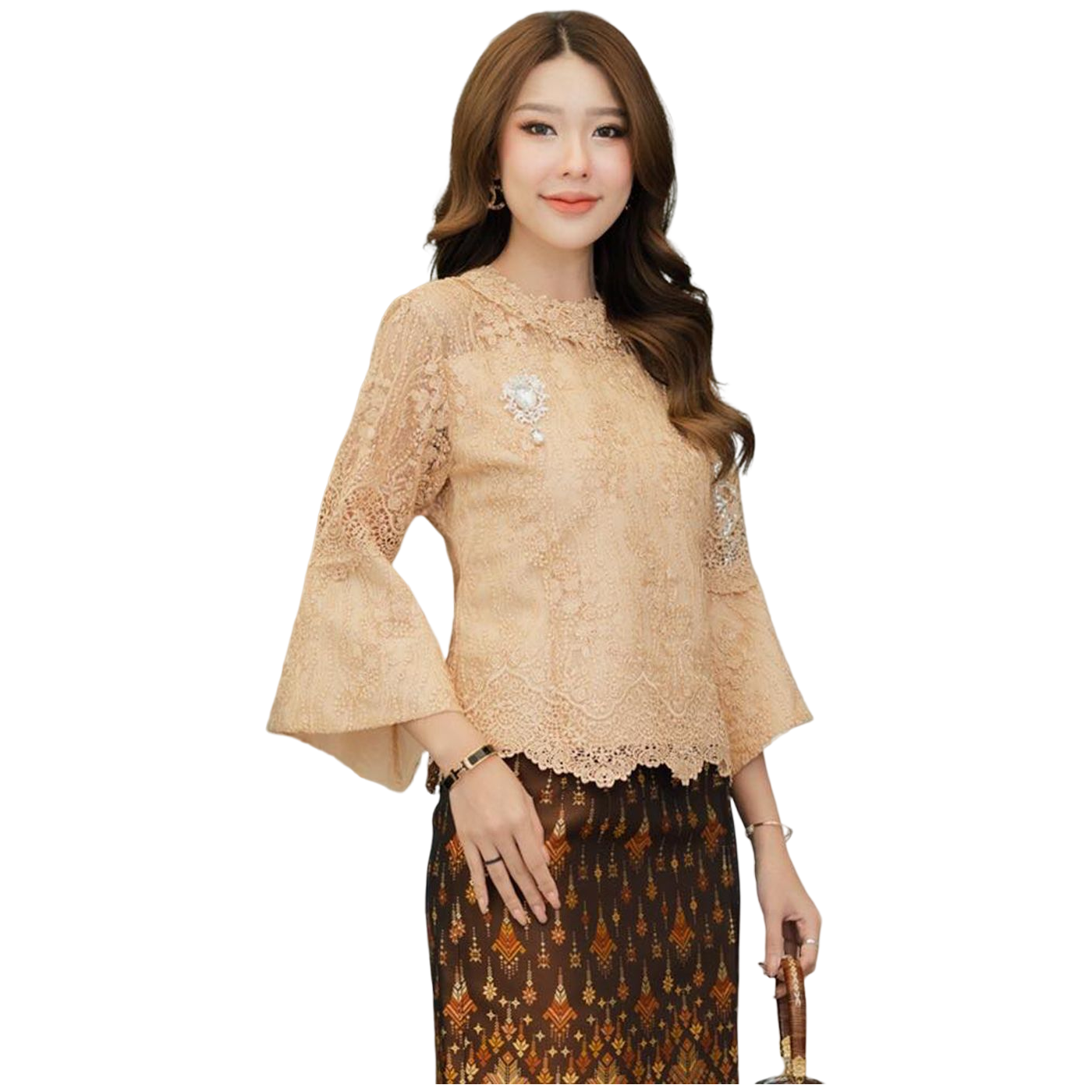 kudapy เสื้อลูกไม้แขนยาวสีทองคอกลม แขนกระดิ่งยาวสามส่วน ลูกไม้สามมิติ เอวเก็บทรงสวยมากค่ะ (เฉพาะเสื้อ)