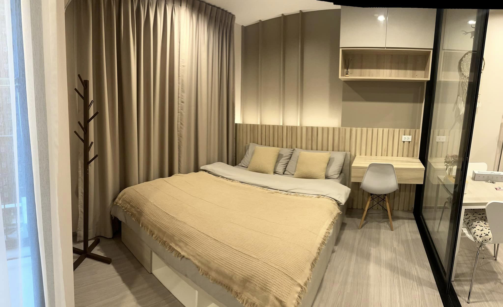 Aspire Erawan Prime ให้เช่าห้องน่าอยู่เฟอร์ครบ สอบถามแอด Line ID : Smile-easy