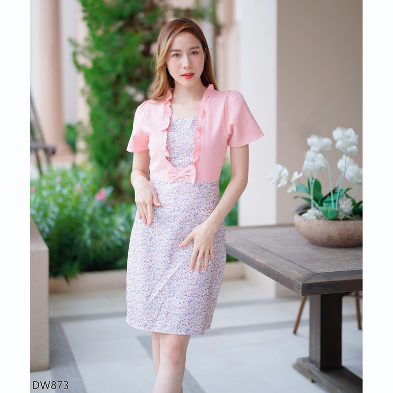kudapy เดรสสั้นสีเหลือง/สีชมพู สีพื้นกระโปรงลายดอกแต่งโบว์ด้านหน้าสวยดูดี