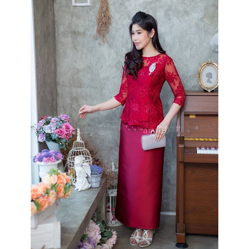 kudapy Set เสื้อลูกไม้แขนสามส่วนสีน้ำเงิน แดง โรสโกลด์ ชุดนี้ตัวเสื้อใช้ผ้าลูกไม้ปักเลื่อมอย่างดี มาพร้อมกระโปรงผ้าไหม สีพื้นทรงสอบผ้าสวย