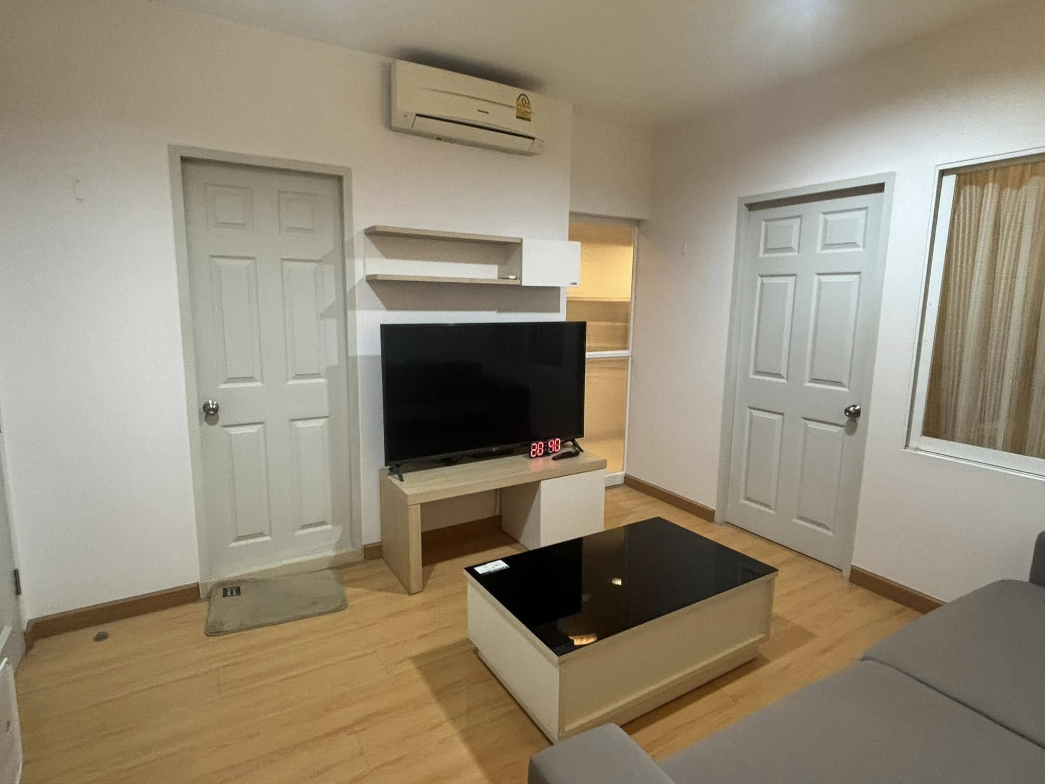 ปล่อยเช่า Life @ Ratchada - Suthisan (ไลฟ์ แอท รัชดา - สุทธิสาร) - โซนพื้นที่ MRT สุทธิสาร 1ห้องนอน 1ห้องน้ำ - ขนาดห้อง 45 ตรม. ชั้น 12 - ให้เช่า 17,000 ต่อเดือน