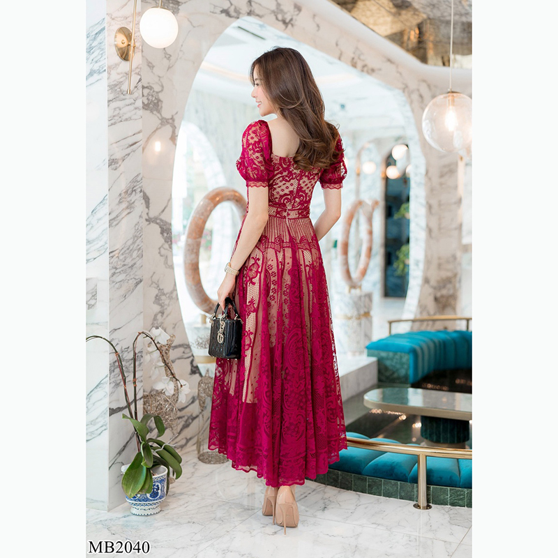 kudapy เดรสยาวสีขาว/สีชมพู/สีกรม/สีแดง คอเหลี่ยมลูกไม้มีซับ