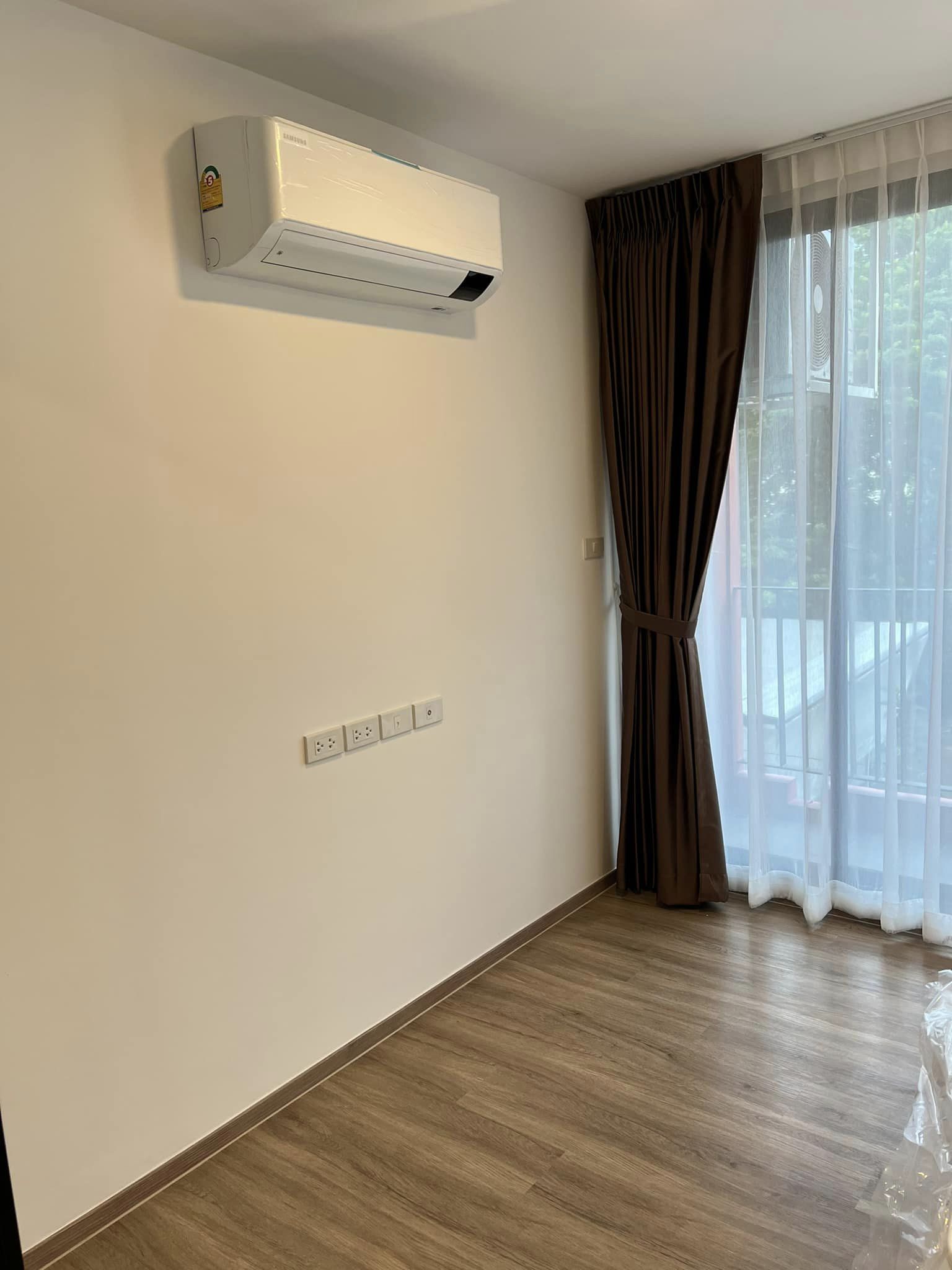 สนใจชมห้องติดต่อได้เลย Line ID: Smile-easy ปล่อยเช่าคอนโด Cybiq Ratchada 32 (ไซบิค รัชดา 32) - Studio 1ห้องน้ำ 1ห้องครัว - โซนลาดพร้าววังหิน - ขนาดห้อง 25 ตรม. ชั้น 3 ตึก I