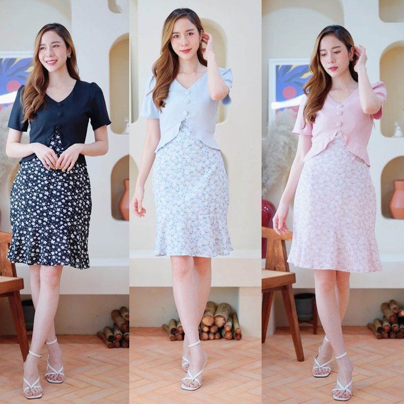 kudapy เดรสสั้นสีดำ/สีชมพู/สีฟ้า คอวีชายระบายลายดอก