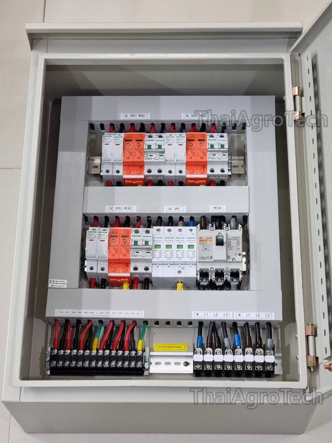 ตู้คอมบายเนอร์ สำหรับระบบโซล่าเซลล์ AC-DC combiner box 3string ขนาด 15-20kw 3phase ongrid system (ตู้กันน้ำแบบมีหลังคา)