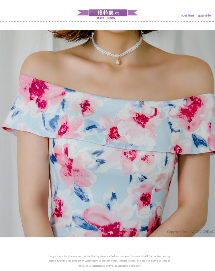 ชุดเดรสออกงานโทนฟ้า เดรสเปิดไหล่ทรงเข้ารูป ผ้าโพลีเอสเตอร์ผสม พื้นสีฟ้า พิมพ์ลายดอกไม้โทนสีชมพูแดง