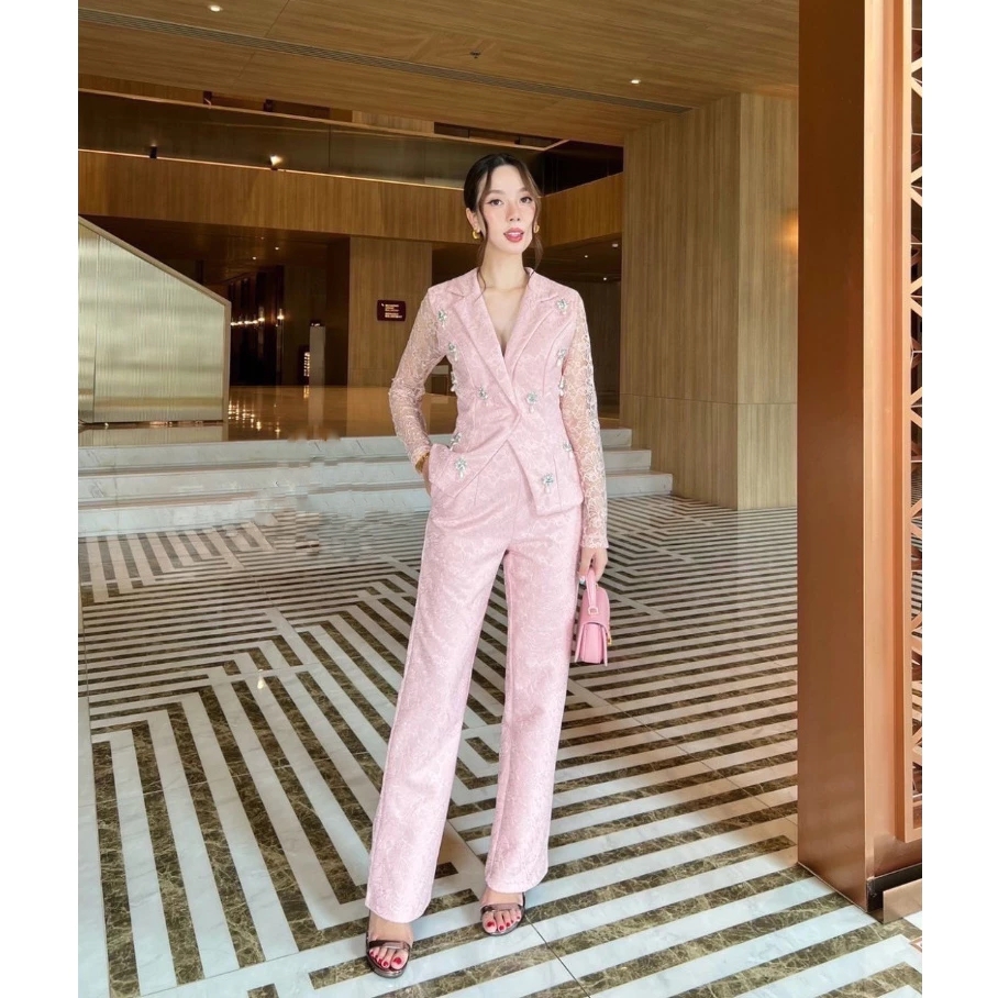 kudapy เซตเสื้อลูกไม้คอปกทรงสูท+กางเกงขายาวทรงกระบอกสีขาว ,สีชมพู