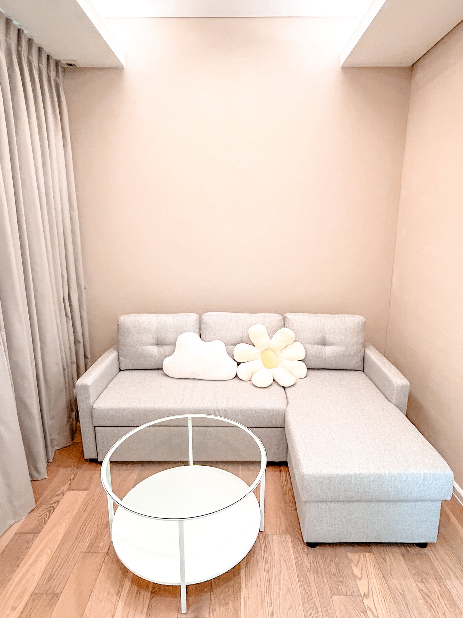 ให้เช่าคอนโด The Saint Residences (เดอะ เซนต์ เรสซิเดนซ์) โซนพื้นที่ BTS ห้าแยกลาดพร้าว ห้องแบบ 1ห้องนอน / 1ห้องน้ำ / โซนครัวปิด ขนาดห้อง 31 ตรม. ชั้น 28 ตึก C