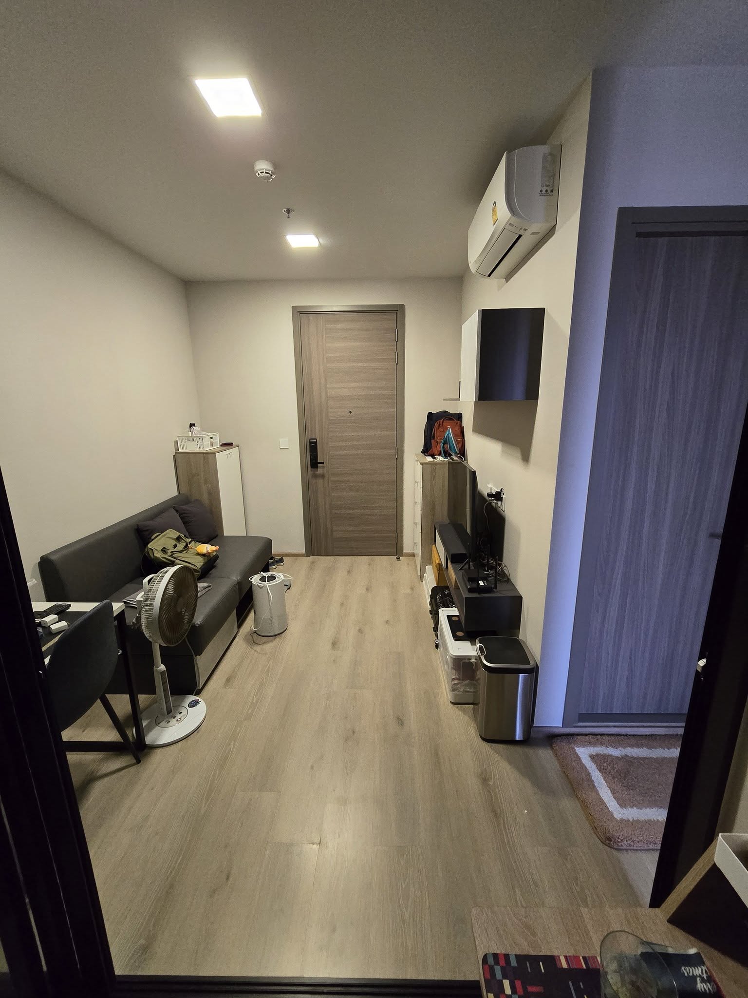 ให้เช่าคอนโด The Privacy Taopoon Interchange (เดอะ ไพรเวซี่ เตาปูน อินเตอร์เชนจ์) โซนพื้นที่ MRT เตาปูน ห้องแบบ 1ห้องนอน / 1ห้องน้ำ / โซนครัวปิด ขนาดห้อง 27 ตรม. ชั้น 27