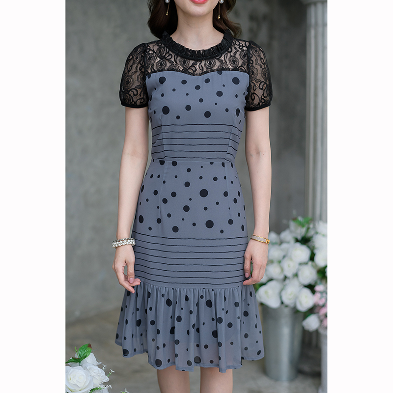 kudapy เดรสสั้นสีเทา/สน้ำตาล ผ้าชีฟองพิมพ์ลาย ไหล่ลูกไม้ สวยเก๋ ไม่เหมือนใคร พิมพ์ลายจุดสลับลายเส้น สวยแปลกตา