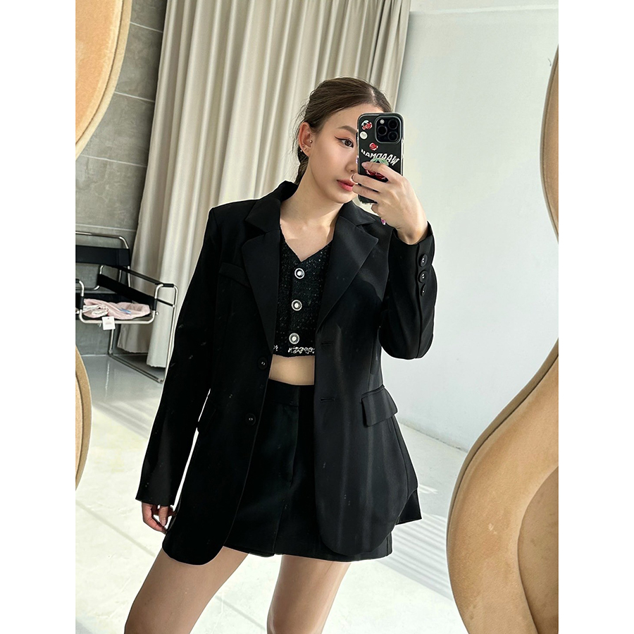 kudapy Blazerl สีดำ ผ้าสั่งทอพิเศษ เน้นความ เรียบง่าย คล่องตัว ผ้าใส่สบายมากกก กระเป๋าจริง ผ้าไม่ยับง่าย ระบายอากาสได้ดี มีซับในทั้งตัว