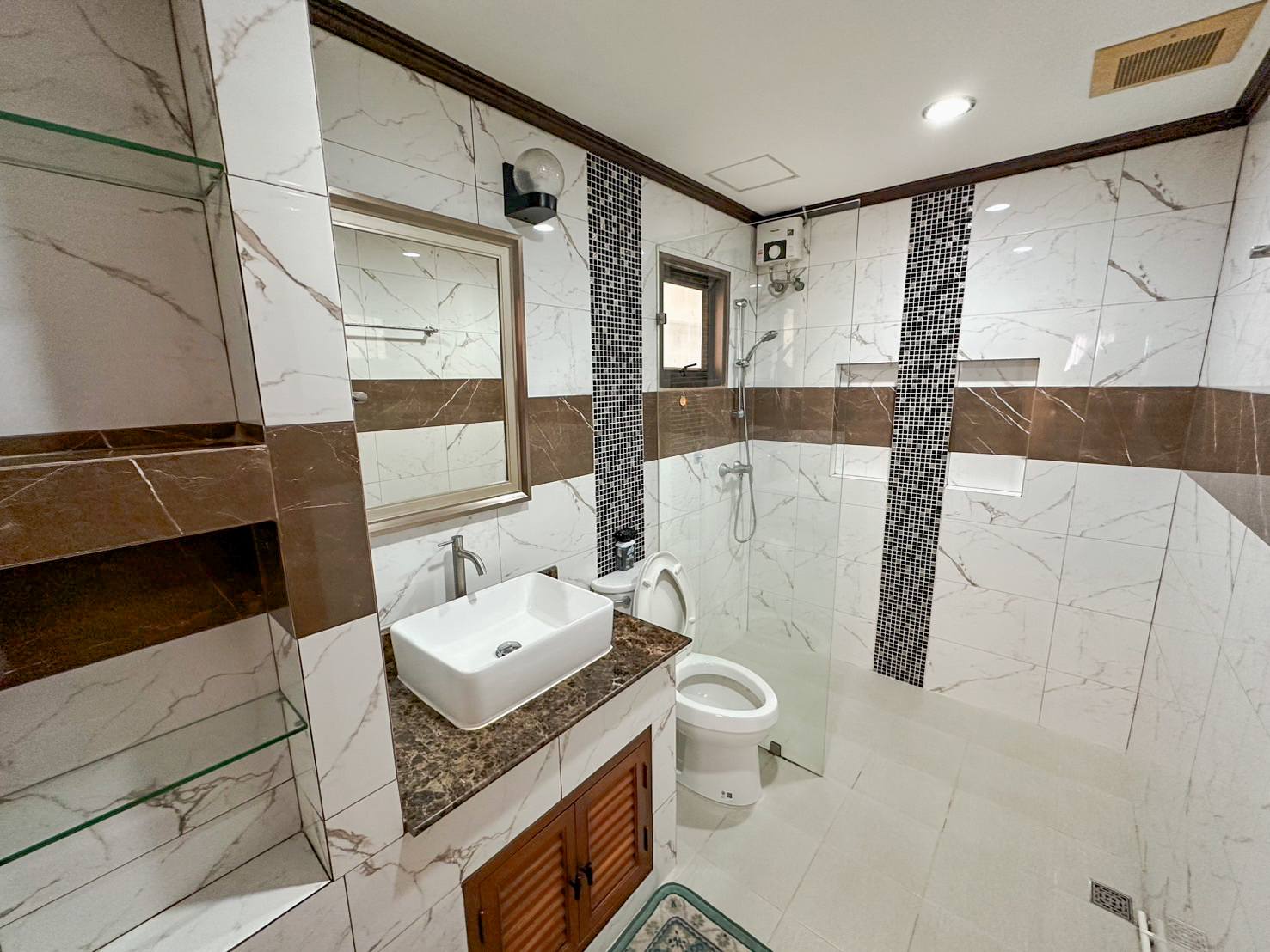 ให้เช่าห้องแบบ 2ห้องนอน 2ห้องน้ำ โซนพื้นที่ สุขุมวิท 59 BTS ทองหล่อ คอนโด Top view Tower (ท๊อปวิว ทาวเวอร์) ขนาดห้อง 92 ตรม. ชั้น 23