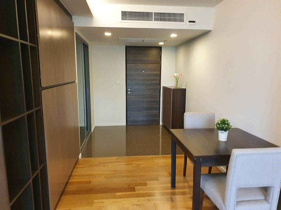 ปล่อยเช่าคอนโด Focus Ploenchit (โฟกัส เพลินจิต) - 1ห้องนอน 1ห้องน้ำ 1ห้องนั่งเล่น - ใกล้ BTS เพลินจิต - ขนาดห้อง 48 ตรม. ชั้น 3