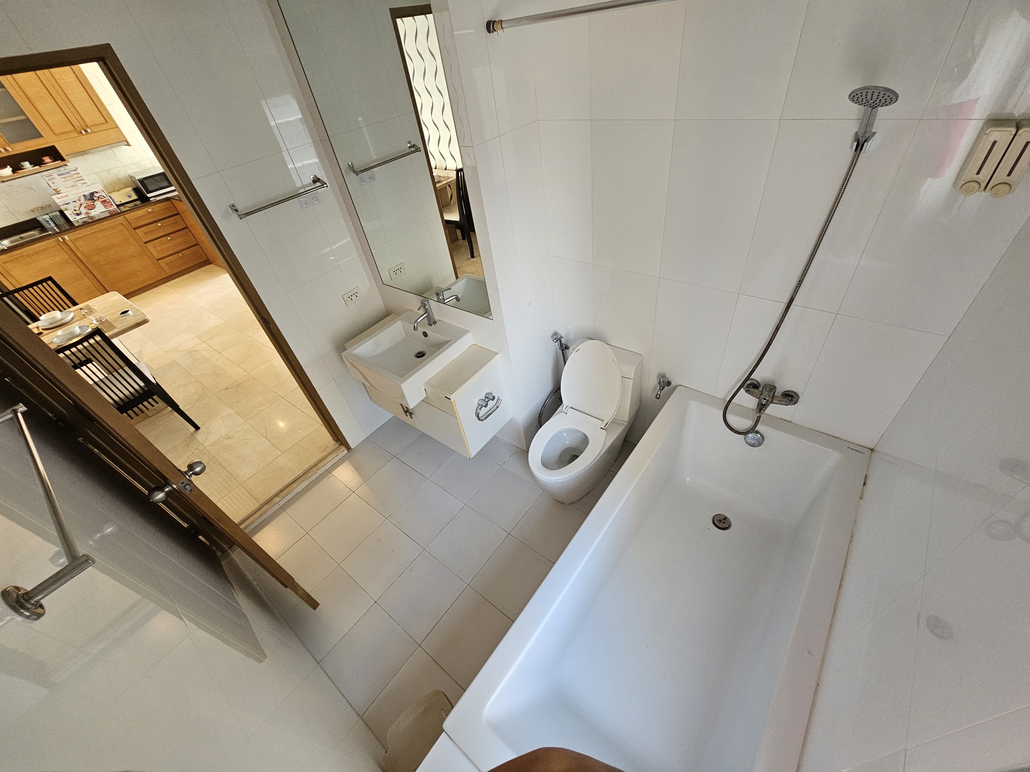 ให้เช่าห้องแบบ 2ห้องนอน 2ห้องน้ำ โซนพื้นที่ ใกล้ มศว. MRT เพชรบุรี คอนโด My Resort Bangkok (มาย รีสอร์ท แบงค์คอก) High Rise ขนาดห้อง 68 ตรม. ชั้น 34