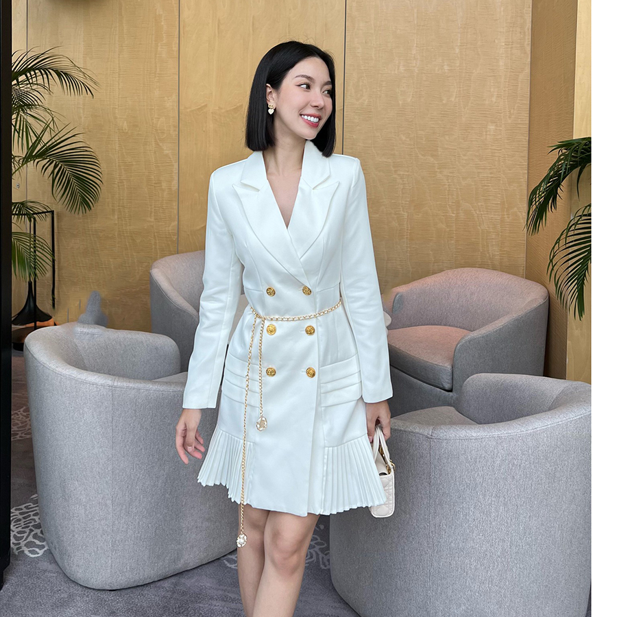 kudapy เดรสสูทกระดุมทองคอปก แขนยาว สีแดง สีชมพู สีดำ สีขาว งานสวยเรียบหรู เพิ่มความน่ารักด้วยเข็มขัด งานหนาอยู่ทรง รับประกันงานสวยจริงค่ะ