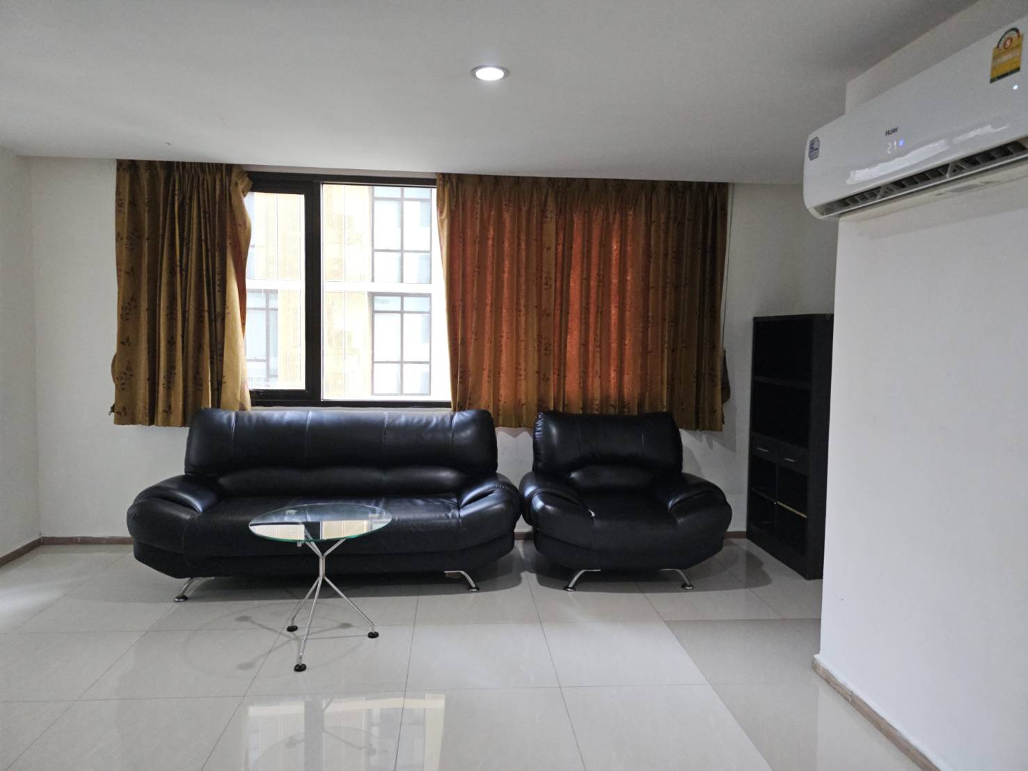 ปล่อยเช่าคอนโด Regent Royal Place 1 (รีเจ้นท์ รอยัล เพลส 1) ซอย มหาดเล็กหลวง 1 - 2ห้องนอน 2ห้องน้ำ 1ห้องนั่งเล่น - ใกล้ BTS ราชดำรึ / เซ็นทรัลเวิลด์ สยาม / จุฬา - ขนาดห้อง 84 ตรม. ชั้น 15