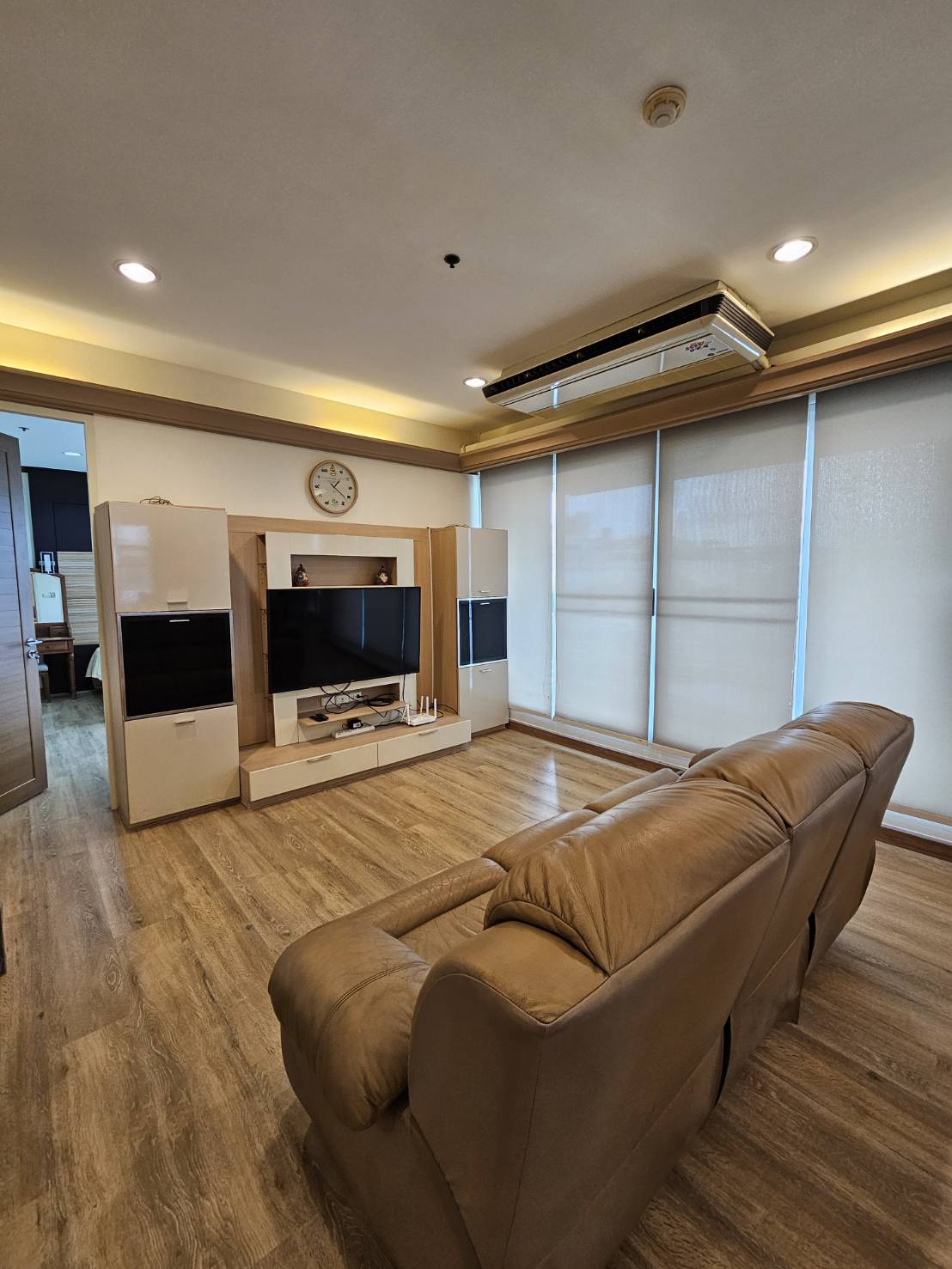 ปล่อยเช่าคอนโด Baan Klang Krung Siam-Pathumwan (บ้านกลางกรุง สยาม-ปทุมวัน) - 3ห้องนอน 3ห้องน้ำ 1ห้องนั่งเล่น - ใกล้ BTS ราชเทวี - ขนาดห้อง 140 ตรม. ชั้น 9