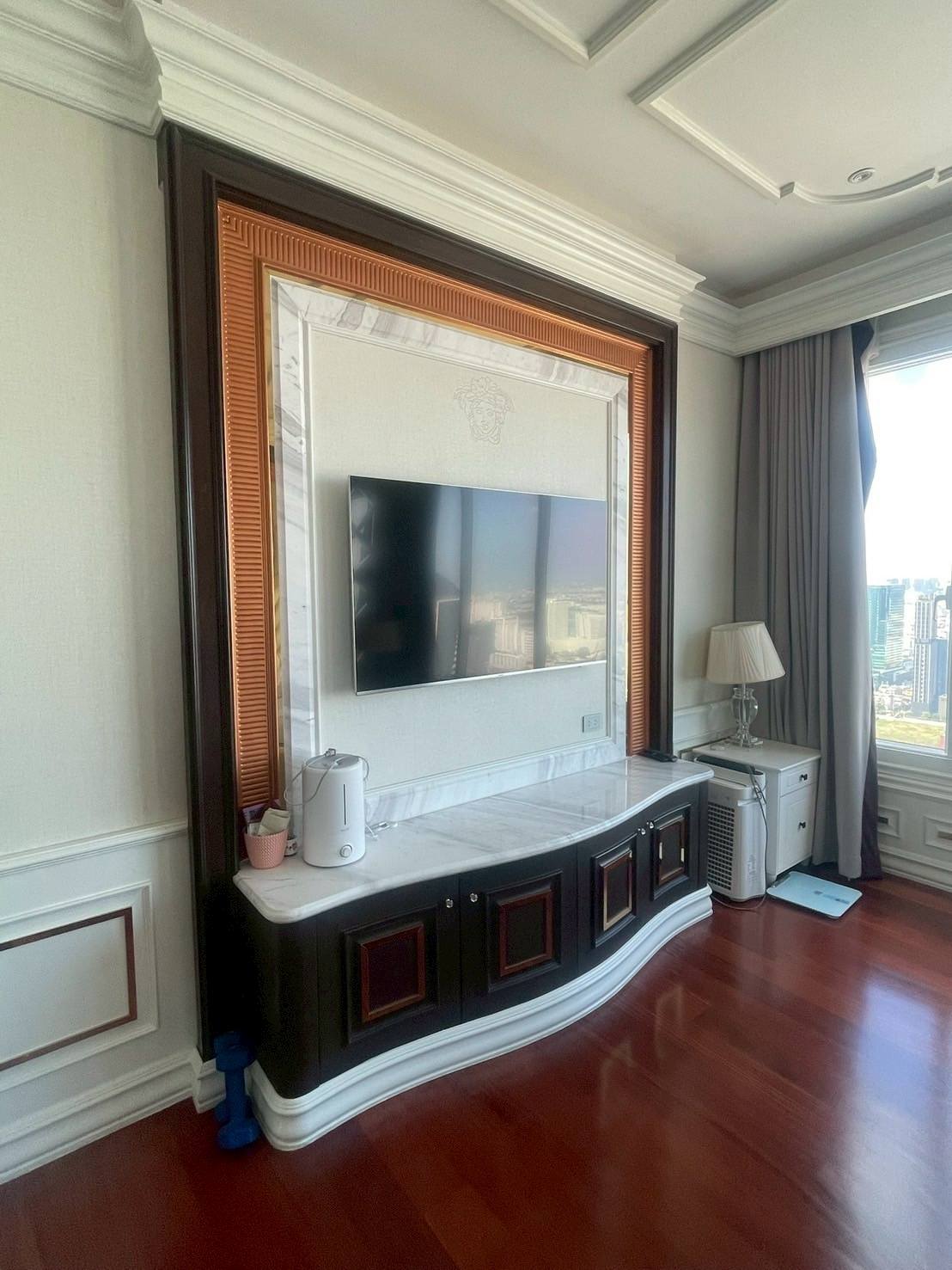 Penthouse ให้เช่าห้องแบบ 5ห้องนอน 6ห้องน้ำ โซนพื้นที่ MRT เพชรบุรี คอนโด Q Asoke (คิว อโศก) High Rise ขนาดห้อง 275 ตรม. ชั้น 42 ทั้งชั้นมีแค่1ห้อง