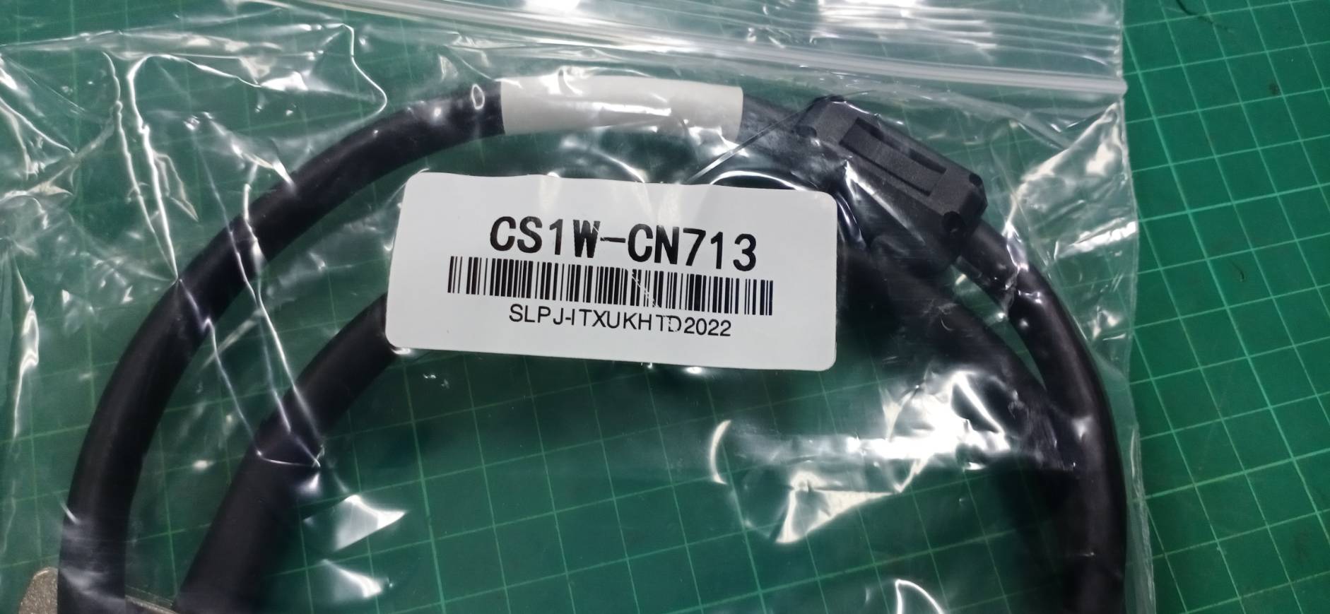 OMRON CS1W-CN713 PLC CABLE