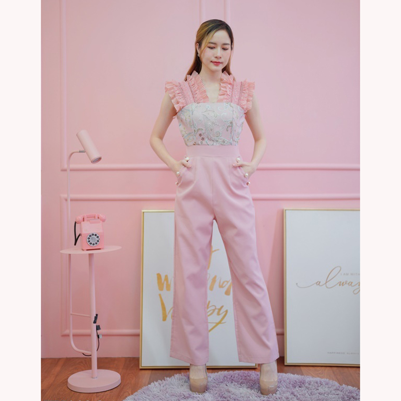 kudapy จั๊มสูทขายาวสีชมพู/สีเขียว แขนกุดระบาย ลายกลีบดอกไม้หน้าอกสวยใสดูดีมากๆ