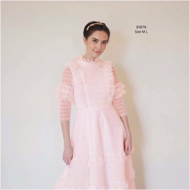 kudapy แม็กซี่เดรสลูกไม้สีขาว/สีชมพู แขนยาว แขนระบาย 2 ชั้น กระโปรงทรงทิ้งตัว เย็บซับด้านใน เจ้าหญิงมากค่ะชุดนี้