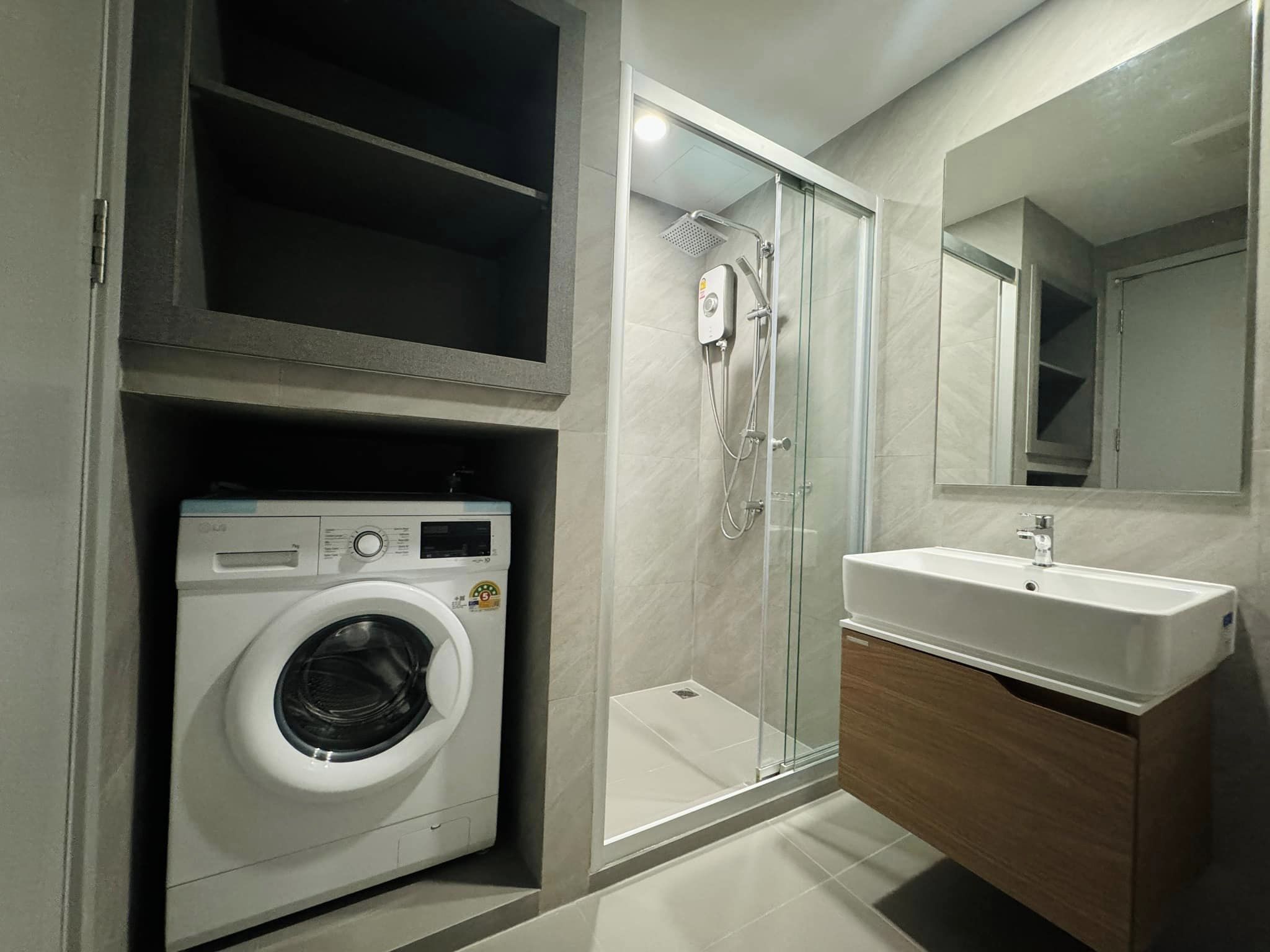 ปล่อยเช่าคอนโด IDEO Chula - Samyan (ไอดีโอ จุฬา - สามย่าน) - ห้องใหม่มือแรก 1ห้องนอน 1ห้องน้ำ 1ห้องนั่งเล่น 1ห้องครัว - ใกล้ MRT สามย่าน/จุฬา - ขนาดห้อง 35 ตรม. ชั้น 24 ตึก A