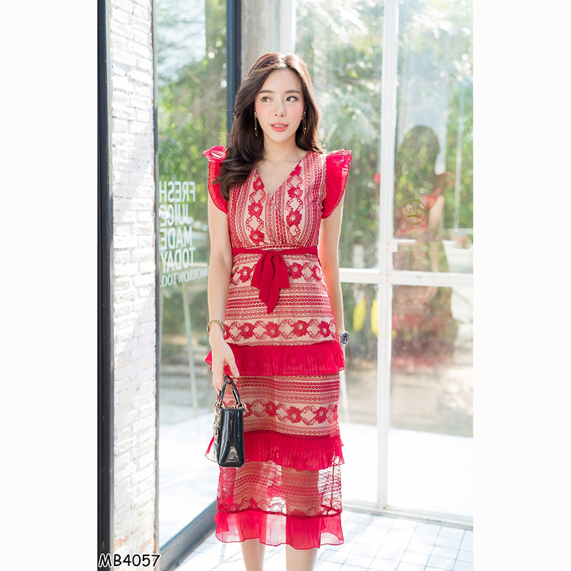 kudapy เดรสยาวสีชมพู/สีแดว ลูกไม้คอวีแขนกุดระบายกระโปรงระบาย 3 ชั้น ใส่สวยดูดีน่ารัก