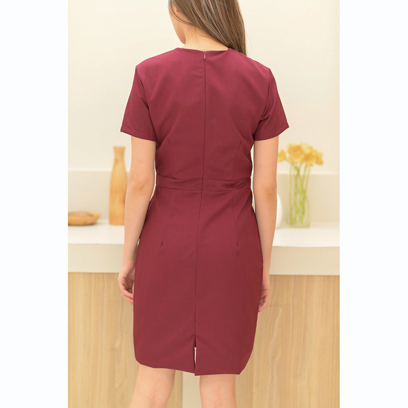 kudapy เดรสสั้นสีกกรม/สีเบจ/สีแดงเข้ม/สีน้ำตาลเทาหม่น ทรงสอบ ดีไซน์จีบทวิสที่เอว