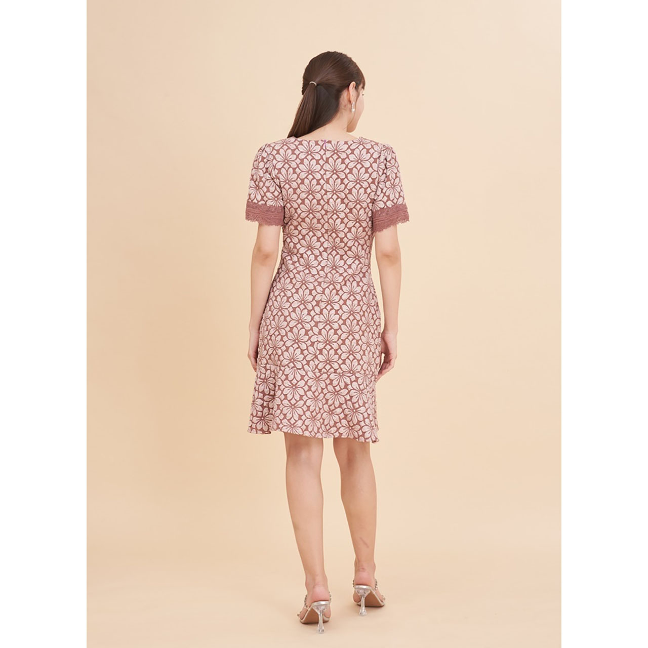 kudapy เดรสสั้นสีดำ/สีม่วง ลายนูนคอลูกไม้ ใส่ออกงาน ใส่ทำงาน สวยดูดี