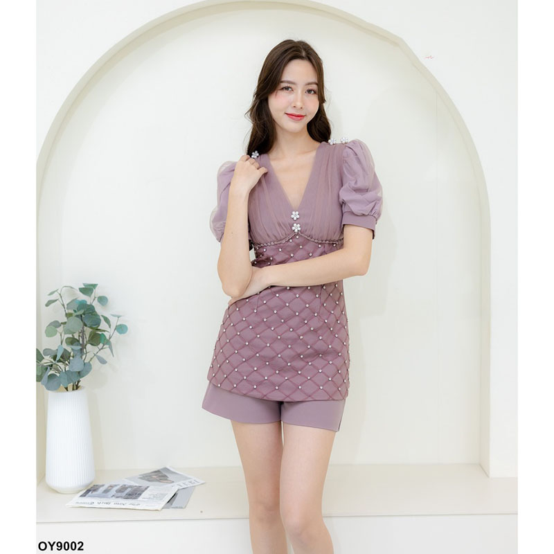 kudapy ชุดเซตเสื้อ กางเกงสีม่วง แต่งกระดุม คอวี ทรงเข้ารูป ใส่ออกงานเก๋ๆ