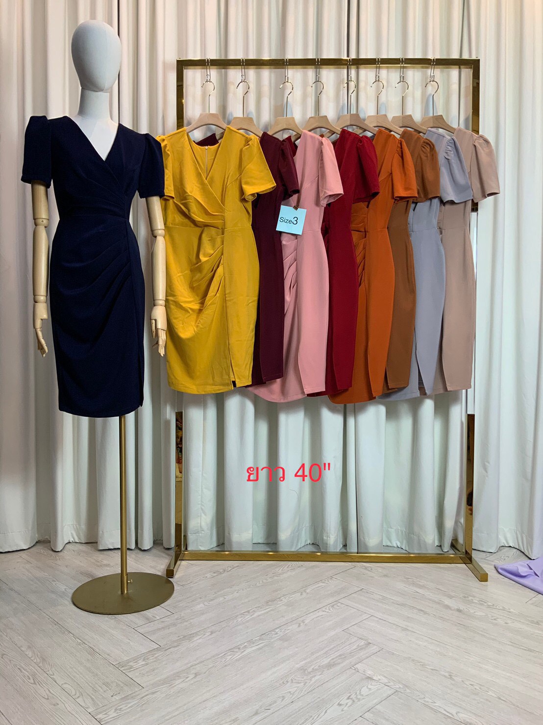 kudapy เดรสสั้นคอวีใใส่ออกงานสีโอวัลติน ,ชมพู ,กรมท่า ,แดงเลือดหมู ,ม่วงอ่อน, เทา ,เหลืองมาร์สตาท ผ้าฮานาโกะ แขนสั้น กปสั้นจีบเอว