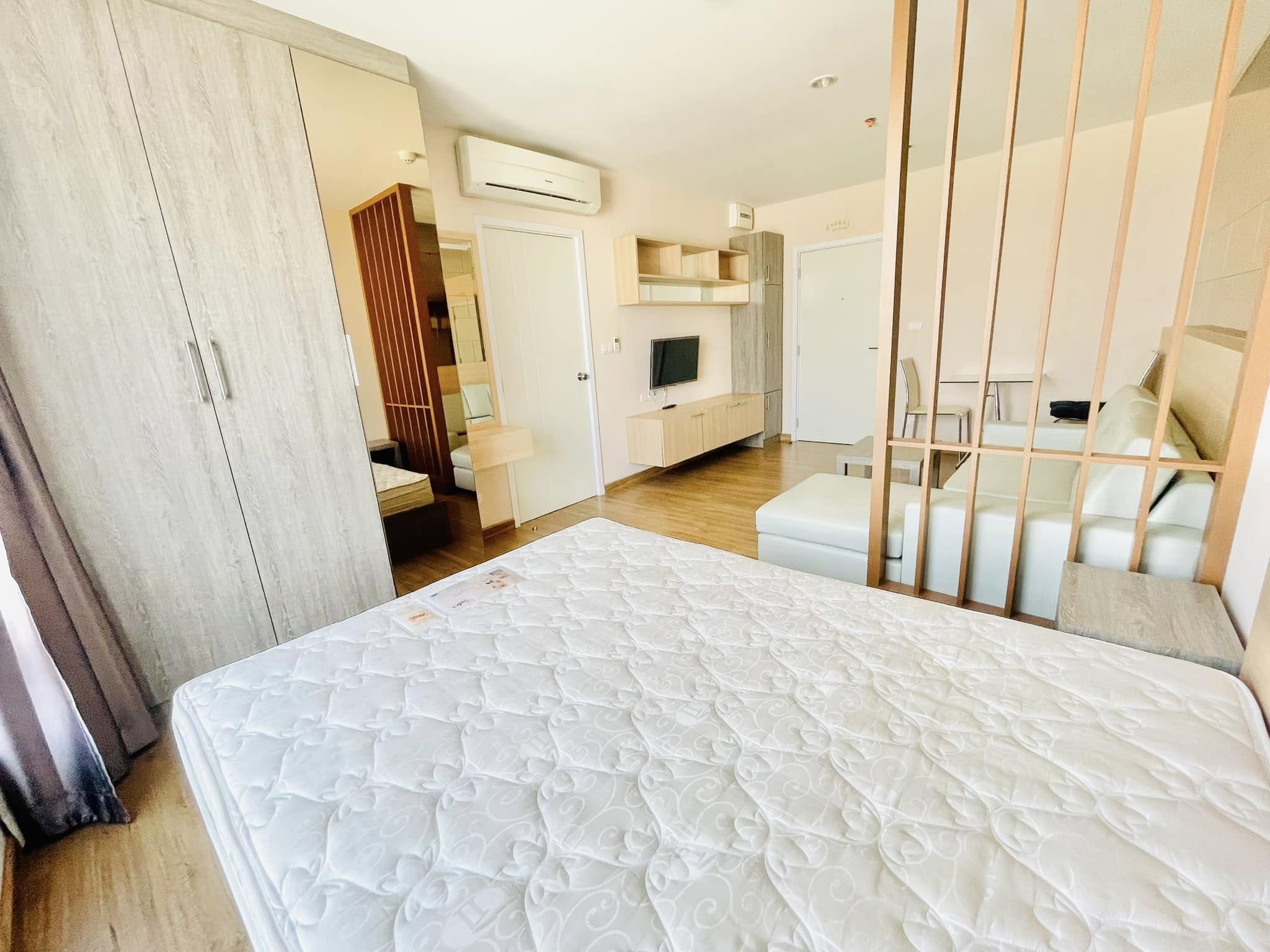 ปล่อยเช่า The Tree Interchange (เดอะ ทรี อินเตอร์เชนจ์) - โซนพื้นที่ MRT เตาปูน บางโพ 1ห้องนอน 1ห้องน้ำ - ขนาดห้อง 30 ตรม. ชั้น 40 ตึก A - ให้เช่า 11,000 ต่อเดือน