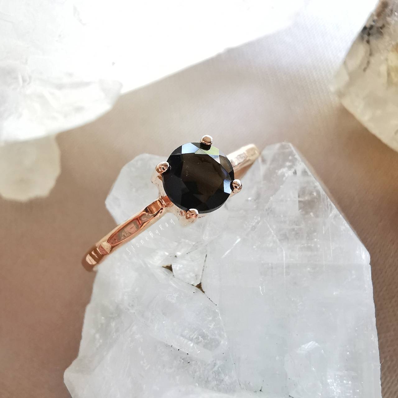 แหวนเงินหินสะเก็ดดาว Tektite