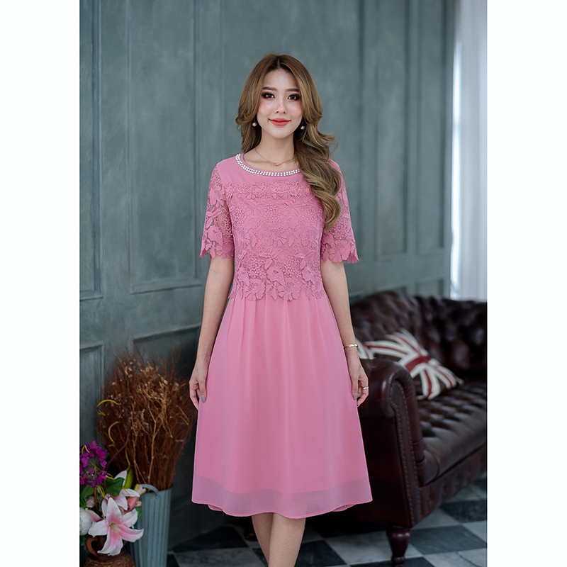 kudapy เดรสสั้นสีฟ้าอมเขียว/สีชมพู ลูกไม้สวยหวาน ด้านบนเป็นเสื้อลูกไม้เนื้อดีลายสวยหวาน มีดีเทลแต่งอกและรอบคอด้วยลูกไม้+มุก