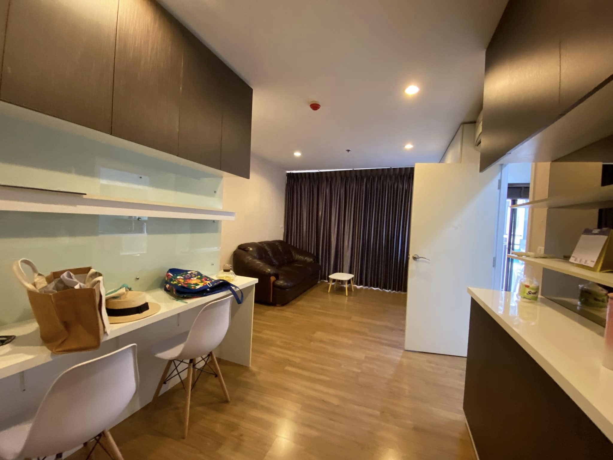 ปล่อยเช่าคอนโด The Tree Interchange (เดอะ ทรี อินเตอร์เชนจ์) - วิวแม่น้ำ 2ห้องนอน 2ห้องน้ำ 1ห้องนั่งเล่น - ใกล้ MRT เตาปูน บางโพ - ขนาดห้อง 58 ตรม+ที่จอด 12 ตรม รวม 70 ตรม ชั้น 37 ตึก A