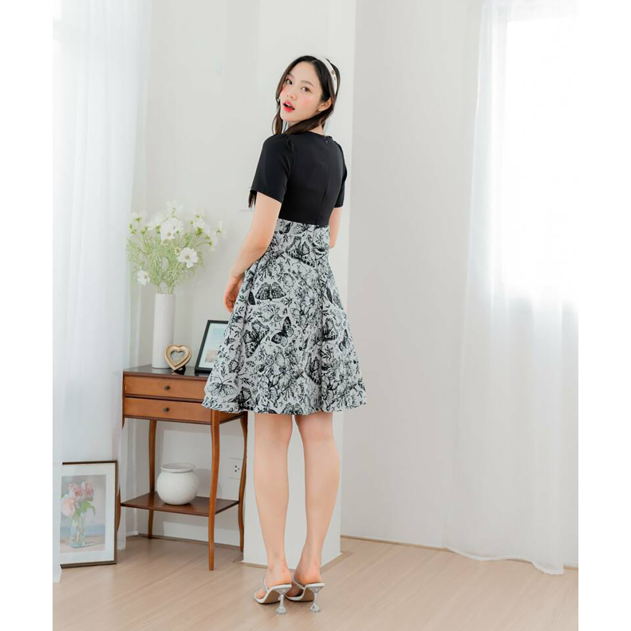 kudapy เดรสสั้นสีชมพู/สีแดง/สีดำ กระโปรงบานลายดอก