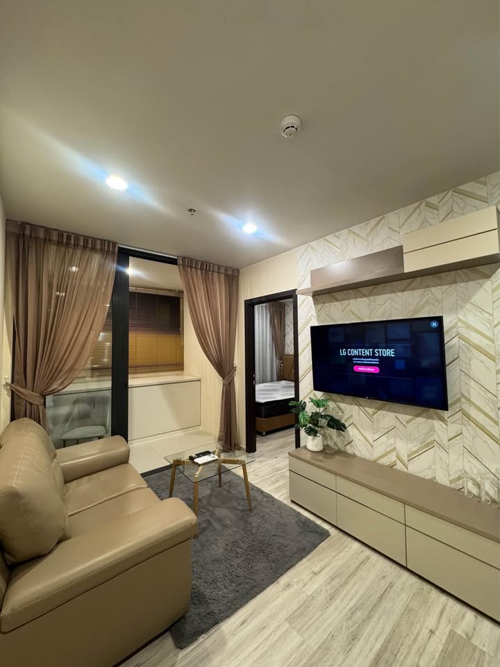 ให้เช่าคอนโด XT Huaikhwang (เอกซ์ที ห้วยขวาง) โซนพื้นที่ MRT ห้วยขวาง ห้องแบบ 1ห้องนอน / 1ห้องน้ำ / โซนครัวปิด ขนาดห้อง 35 ตรม. ชั้น 15