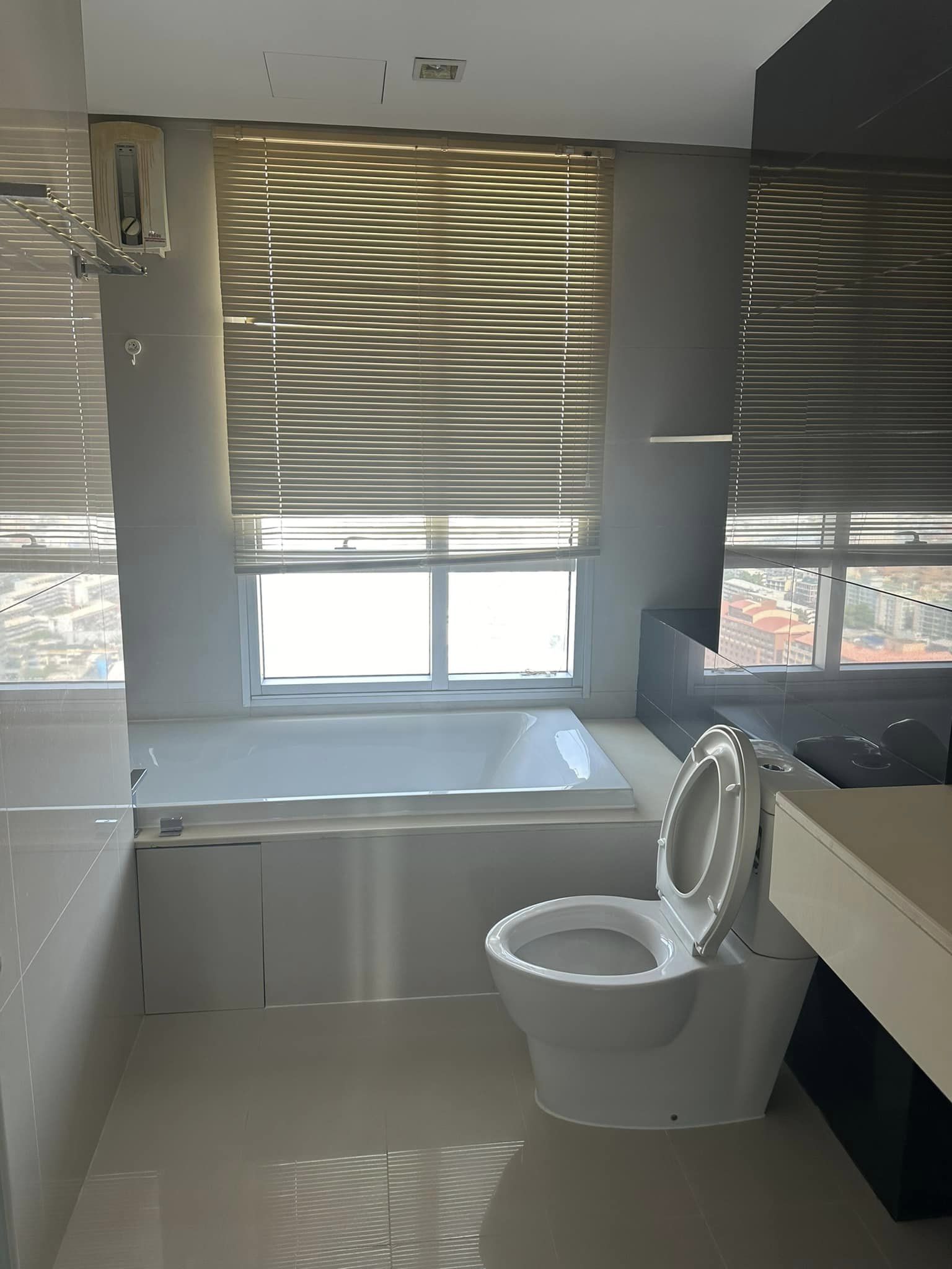 ปล่อยเช่าคอนโด Rhythm Ratchada - Huai Khwang ริทึ่ม รัชดา - ห้วยขวาง - 2ห้องนอน 2ห้องน้ำ 1ห้องนั่งเล่น - ใกล้ mrt ห้วยขวาง - ขนาดห้อง 62 ตรม. ชั้น 33