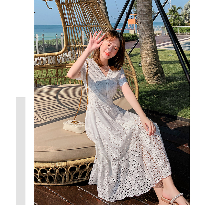 kudapy ชุดแม็กซี่เดรสยาวสีขาว คอวีแขนสั้นทรงสวยๆๆ ผ้าคอตตอนสีขาว งานฉลุทั้งตัว XL