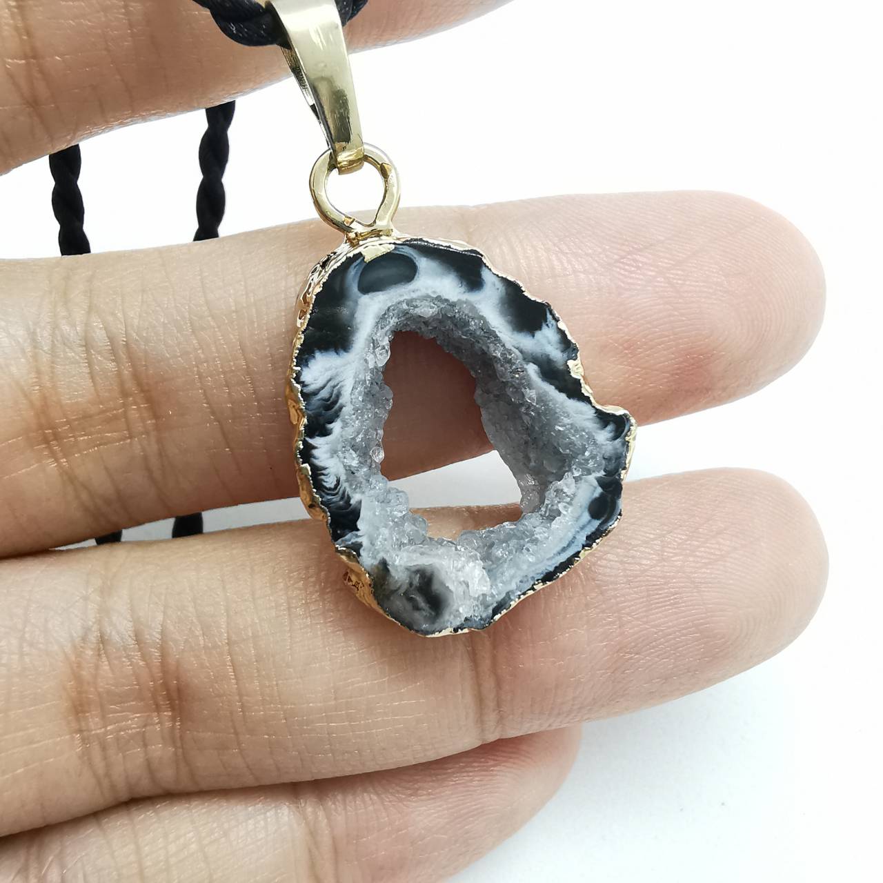 จี้หินจีโอตอาเกต Agate