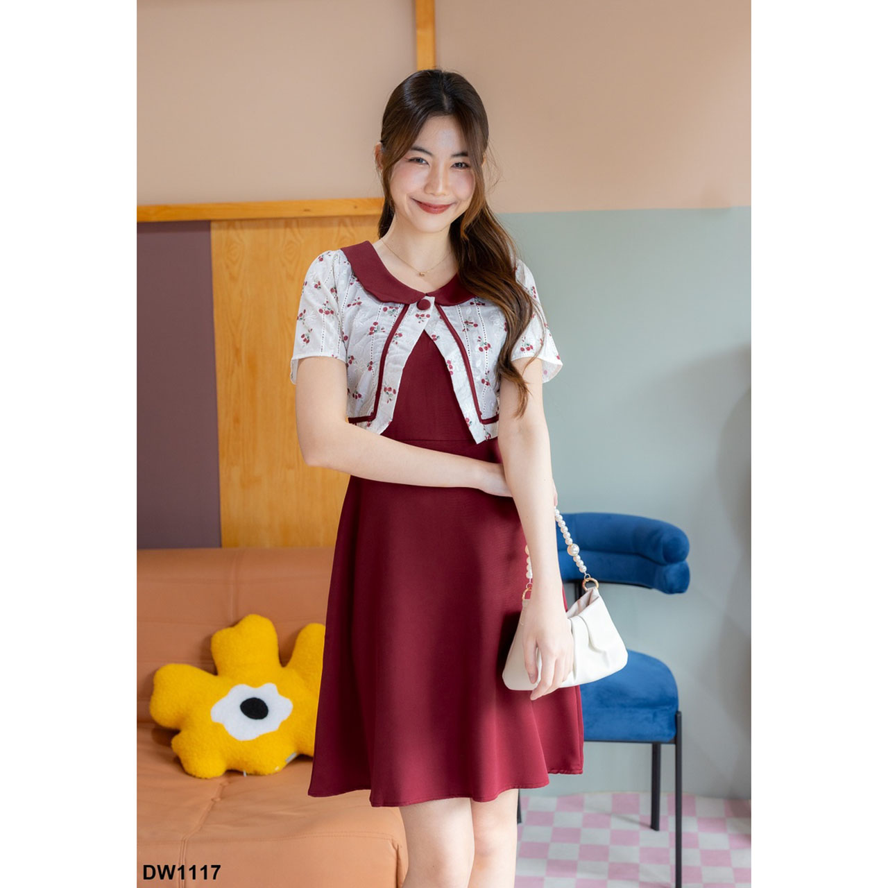 kudapy เดรสสีพื้นทรงบานแต่งเสื้อลายดอกคอบัว