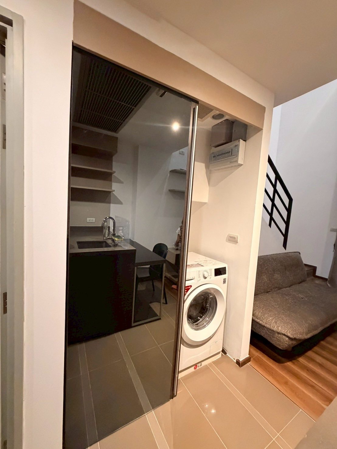 ให้เช่าคอนโด Onyx Phahonyothin (ออนิกซ์ พหลโยธิน) Duplex 2 ชั้น 1ห้องนอน / 1ห้องน้ำ ขนาด 43 ตรม. ชั้น 12 ค่าเช่า 18,000 ต่อเดือน รถไฟฟ้า BTS สะพานควาย