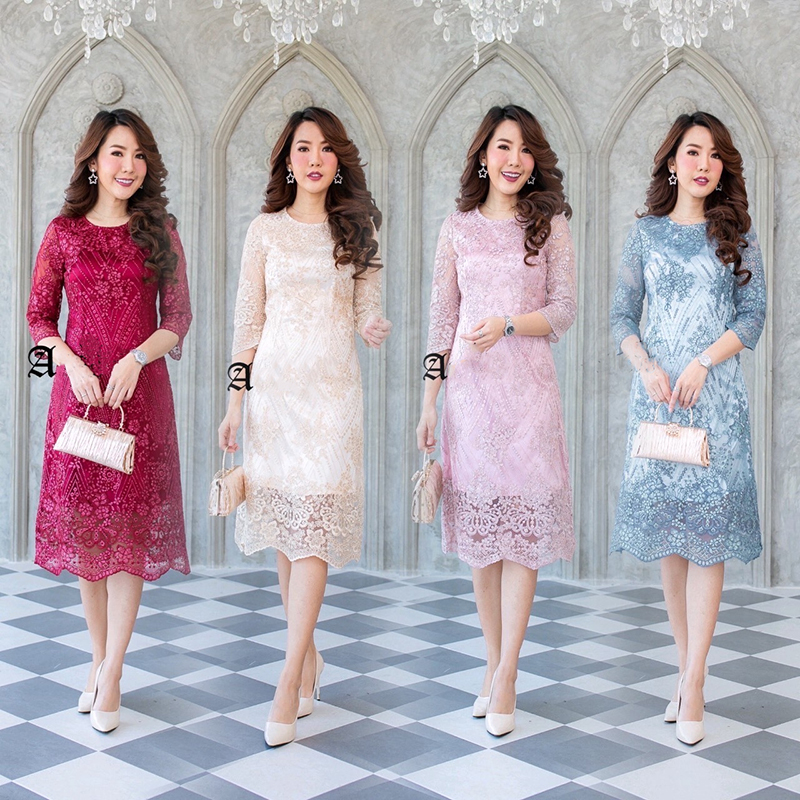 kudapy เดรสสั้นสีชมพูกะปิ/ทอง/ฟ้าอมเทา/แดง ลูกไม้แขนสี่ส่วน เนื้อผ้าเย็บปักเลื่อมเงาวิ้ง สวยมากค่ะ กระโปรงทรงเอบานชายเล็กน้อย