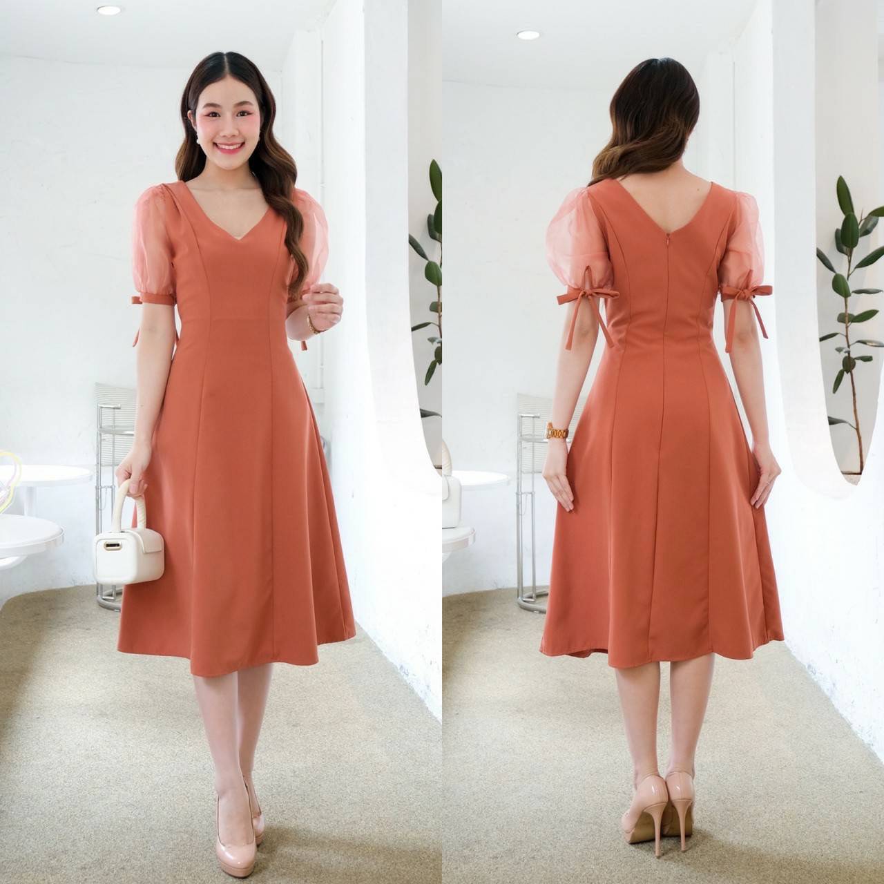 kudapy เดรสสั้นไปงานคอวีสีครีม สีขาว สีชมพู สีส้มอิฐ แขนตุ๊กตาผ้าแก้ว แต่งโบว์แขนเล็ เอวสูง ชายปล่อบทรง
