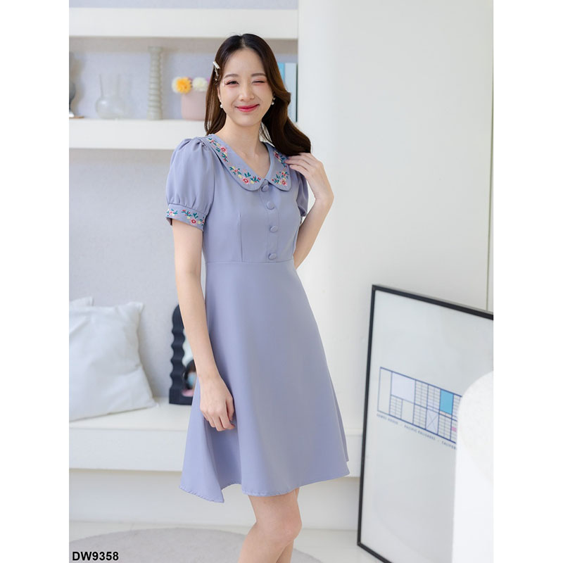 kudapy เดรสสั้นสีเทา,สีเขียว,สีชมพู เดรสทรงบาน คอบัว ปักดอกไม้ งานมีซับใน ซิบหลังอย่างดี