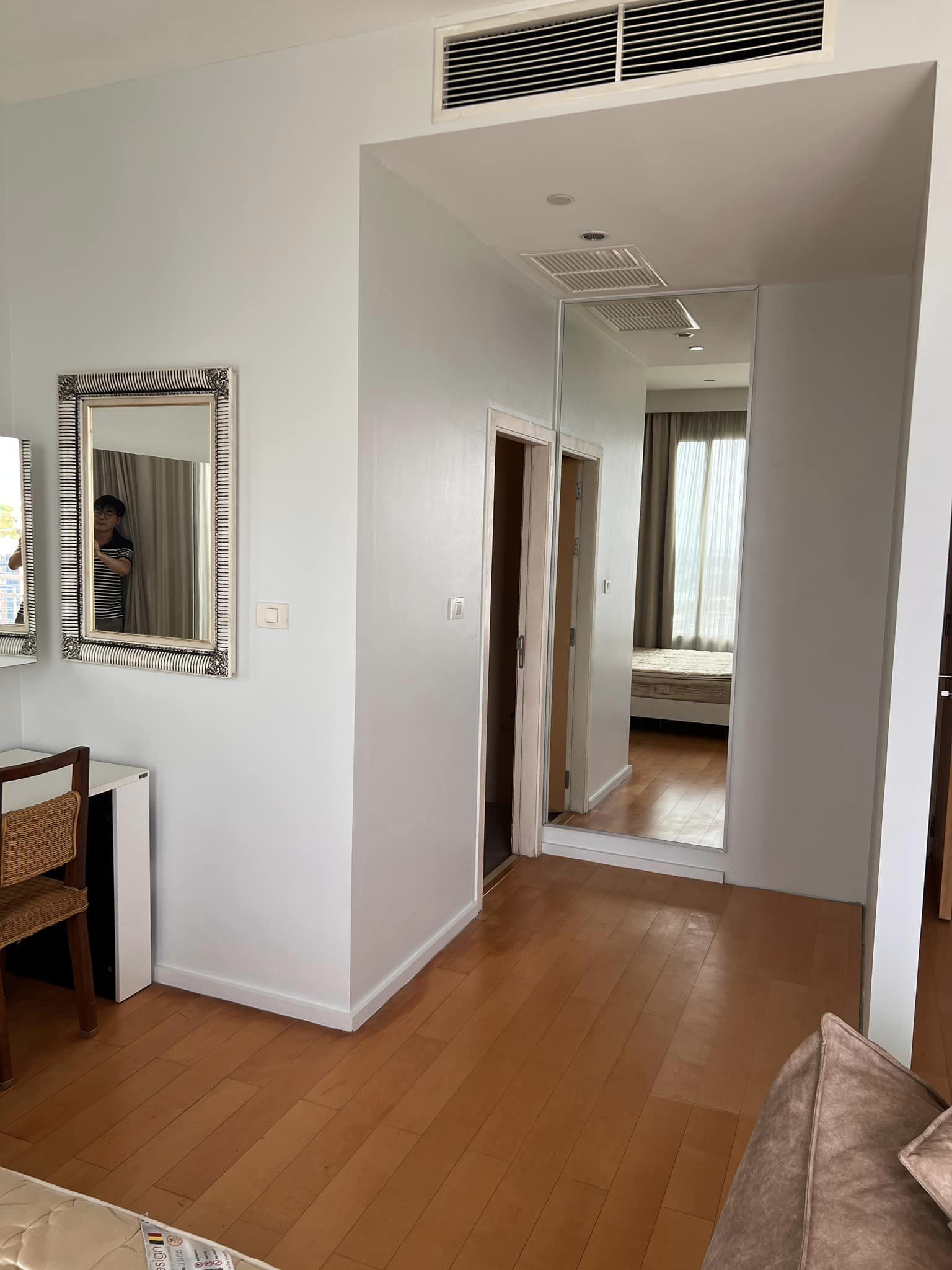 ให้เช่าคอนโด Wind Ratchayothin (วินด์ รัชโยธิน) - ห้องใหญ่น่าอยู่ชั้นสูง ห้องรีโนเวทใหม่ - การเดินทาง: รถไฟฟ้า BTS รัชโยธิน - ใกล้ อเวนิวรัชโยธิน เมเจอร์ ซีนีเพล็กซ์ รัชโยธิน ตลาดกรีนวินเทจ รัชโยธิน